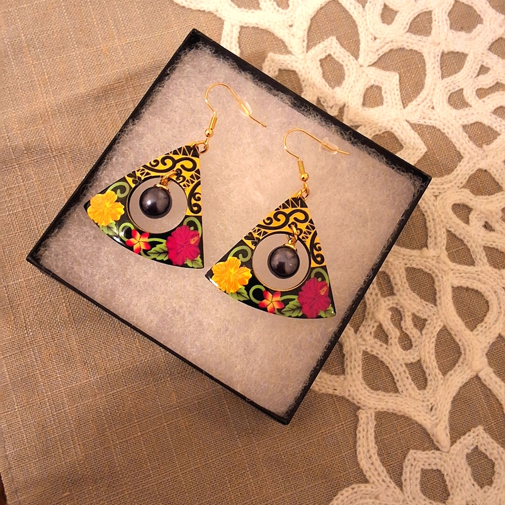 💥SALE💥NEW Multicolored Flowered Dangle Earrings